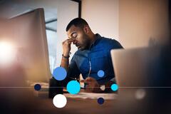 funcionário preocupado com a pressão no trabalho