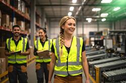website_large-ai-generated_ro_female-supply-chain-worker_rai-32_gem.jpg